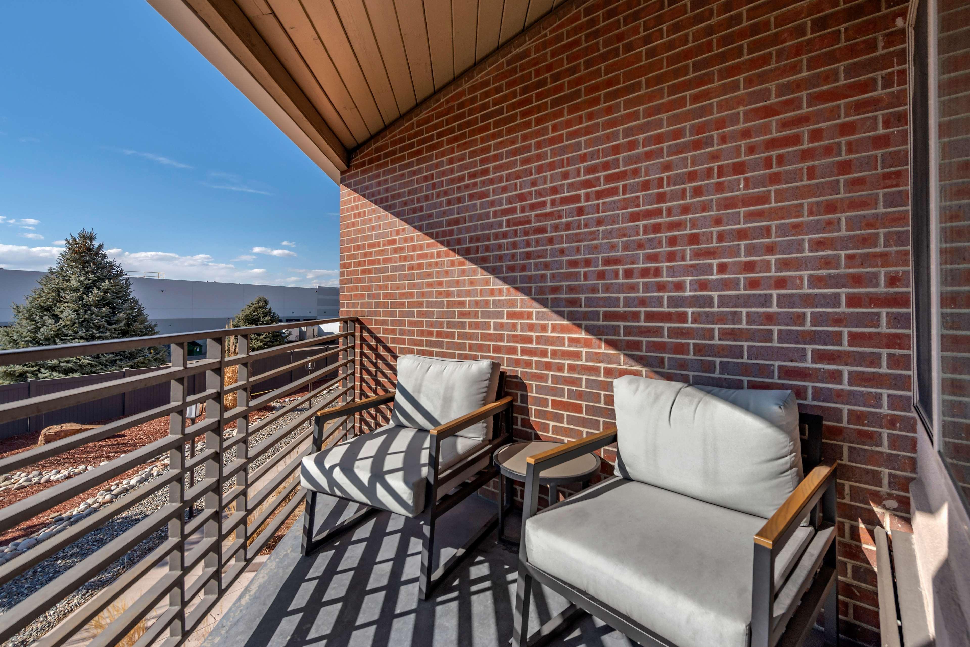 Best Western Premier Denver East Exterior photo