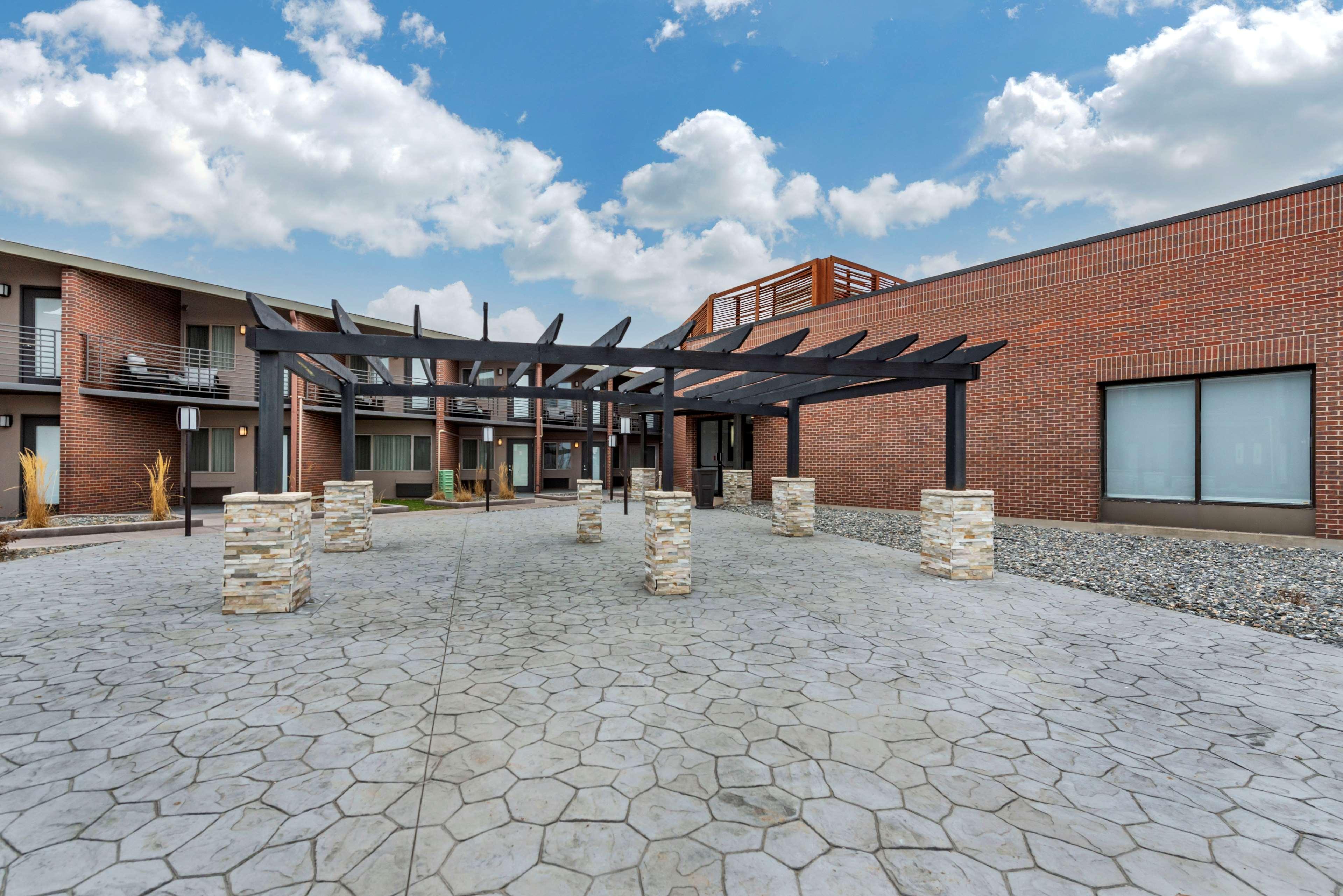 Best Western Premier Denver East Exterior photo