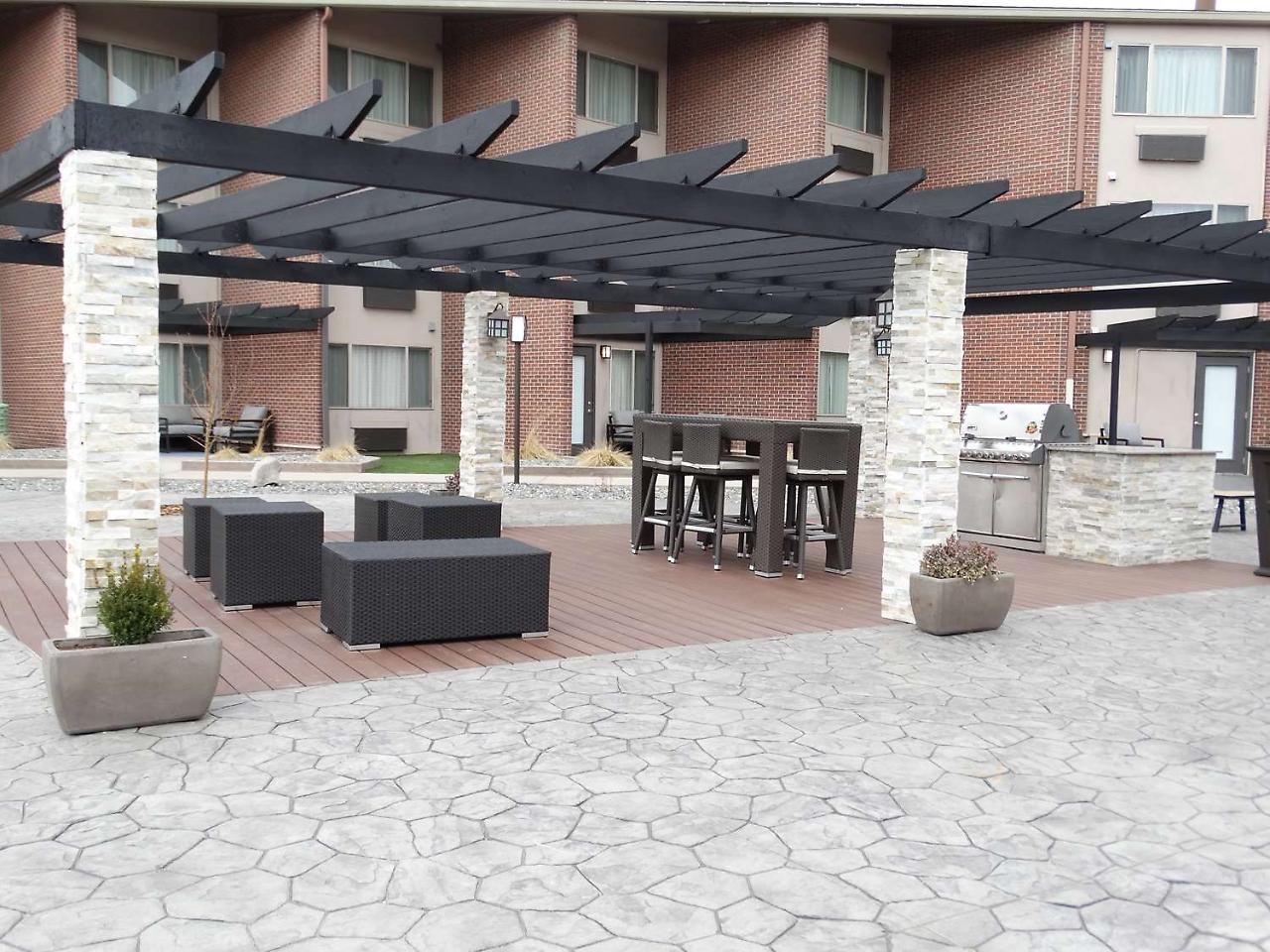 Best Western Premier Denver East Exterior photo