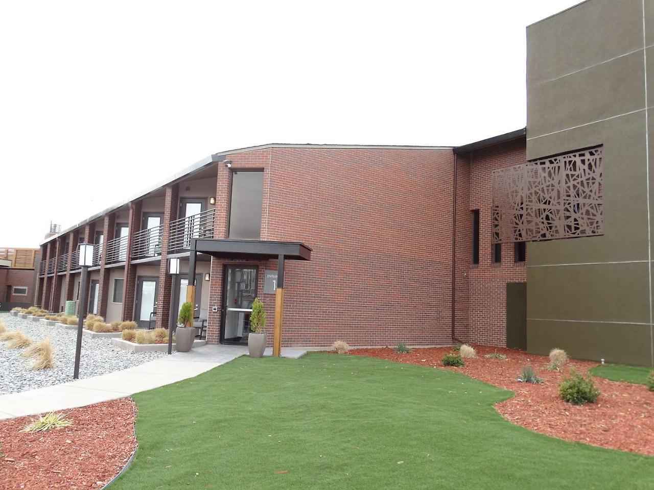 Best Western Premier Denver East Exterior photo
